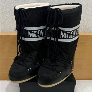 Moon Boot Women's Black Winter Boots